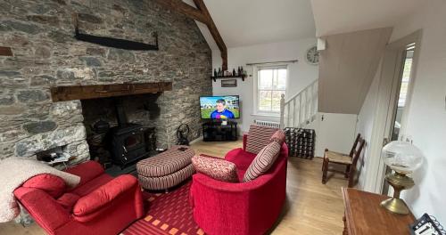 Newly Renovated stone cottage located 2.5 miles from Killarney Town