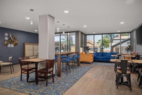 816 Hotel Westport Country Club Plaza Ascend Hotel Collection - image 13
