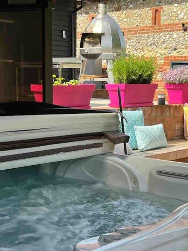 Luxury, Modern barn with hot tub