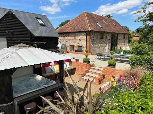 Luxury, Modern barn with hot tub