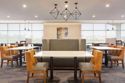 La Quinta Inn & Suites by Wyndham Mount Laurel Moorestown in Mount Laurel, USA