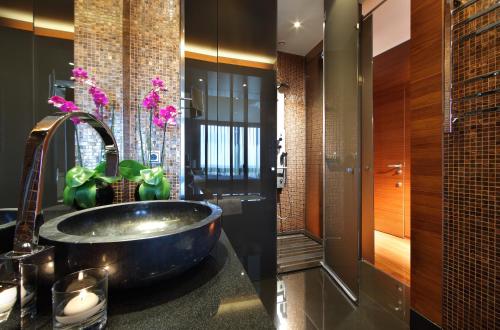 A Hotel Com Eurostars Madrid Tower Hotel Madrid Spain Price Reviews Booking Contact