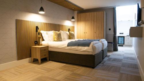 The Pillar Hotel - image 11