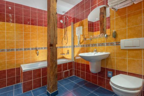 room detail thumbnail 2
