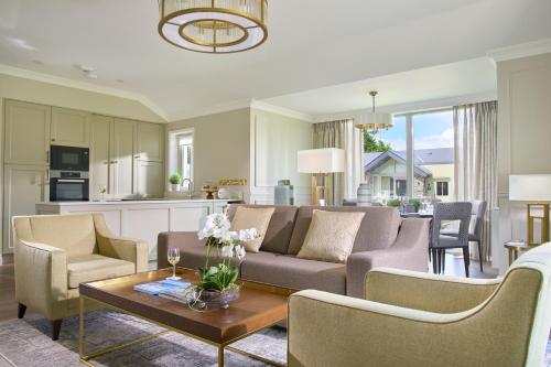 B&B Galway - The Lodges at Glenlo Abbey Hotel and Estate - Bed and Breakfast Galway