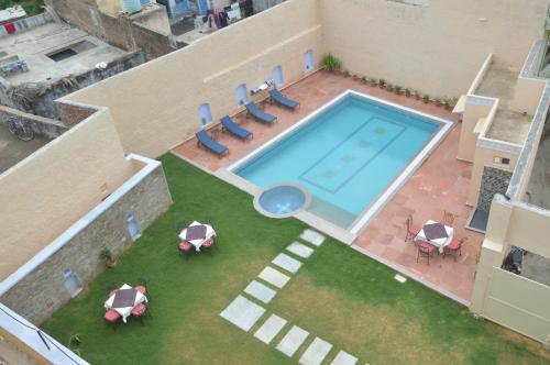 Castle Khandela Hotel