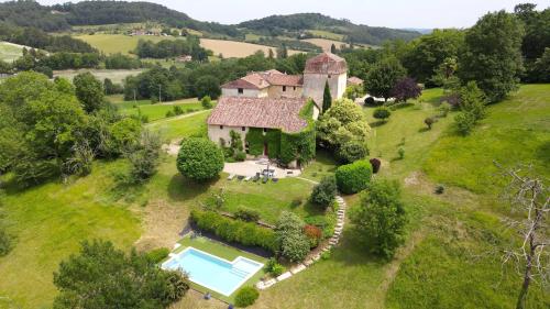 Guest House Château le But - Location, gîte - Léguillac-de-l'Auche