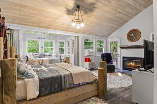 Tranquility Cove in Rogers, USA