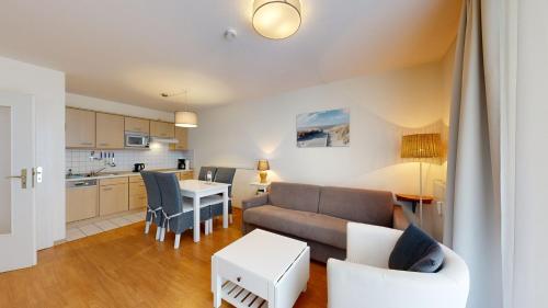 One-Bedroom Apartment with Balcony - 01