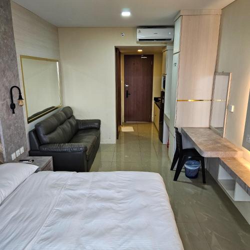 Apartment Studio @ Nagoya Thamrin City + FREE WIFI & NETFLIX