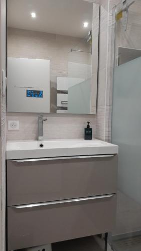 Apt 2 Chambres - Direct Gare Part-Dieu, Lyon - Ascenseur & Wi-Fi Gratuit, Lyon (photo 5)