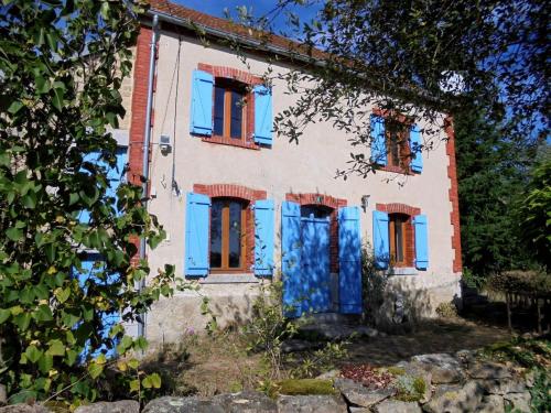 Holiday home in Saint-Julien-La-Genête gîte à louer Chambon-sur-Voueize