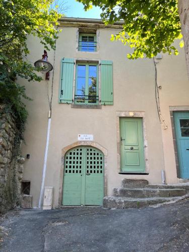 Maison au pied du château + parking privé