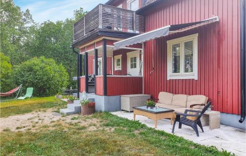 Beautiful Home In Vimmerby With Kitchen