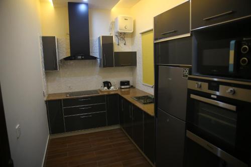 Gulberg Suites - image 13