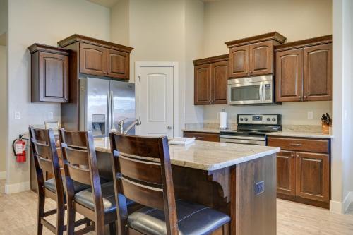 Hurricane Home with Private Pool Mtn Views! - image 6