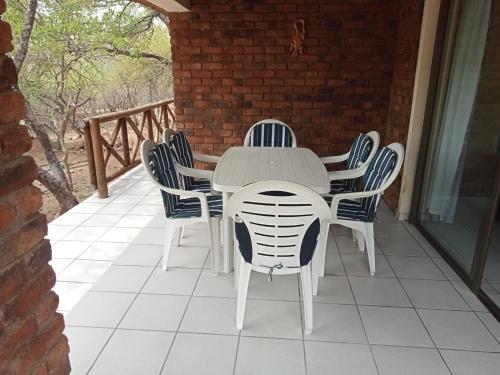 Le Lion Dort - Marloth Park