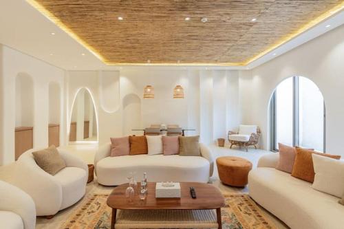 هومتيل ريزيدنس - البوليفارد (HOMETEL Residence - BLVD) in حطين