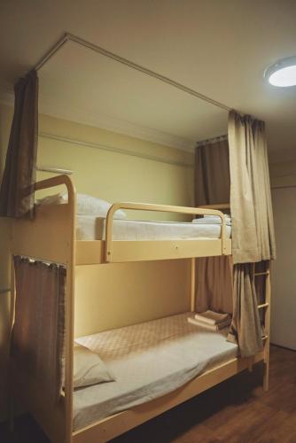 1 bunk bed