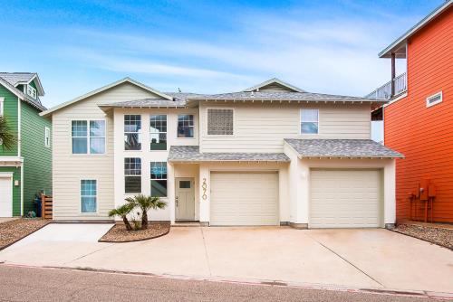 Five-Bedroom Holiday Home image 10