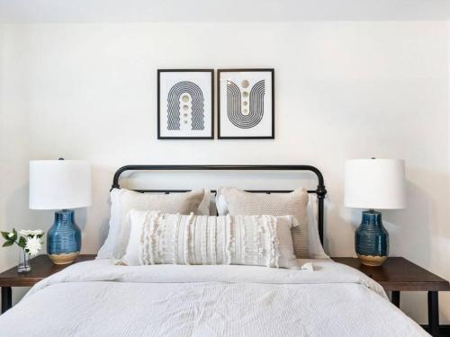 Picture Perfect Bungalow in the heart of DT Vancouver in Vancouver, USA