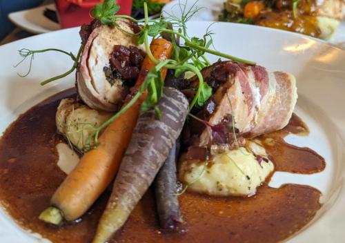 The Coach House Inn - image 11