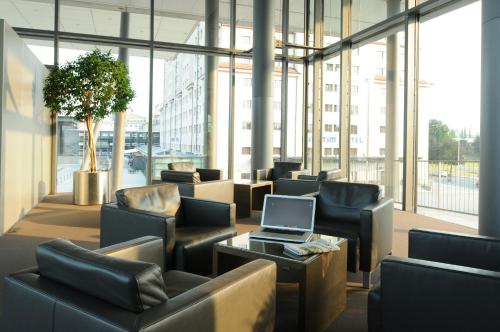 Maritim Hotel Dresden - image 6