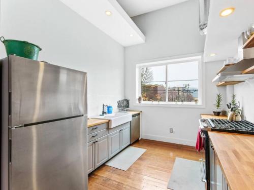 Modern Stylish 2 BR in Historic St. Johns