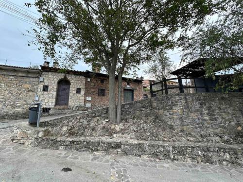 Bodega típica en El Molar sin camas ni dormitorios