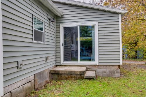 Walk to Lake! Pet-Friendly Cottage in Honeoye in Honeoja (NY)
