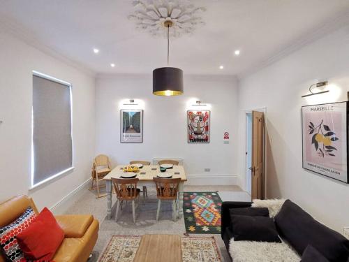 Gensing Lodge - A Beautiful Artistic Maisonette