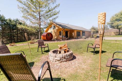 Charming Rustic Cabin 3,600sf with Private Pool, Hot Tub & Sauna!