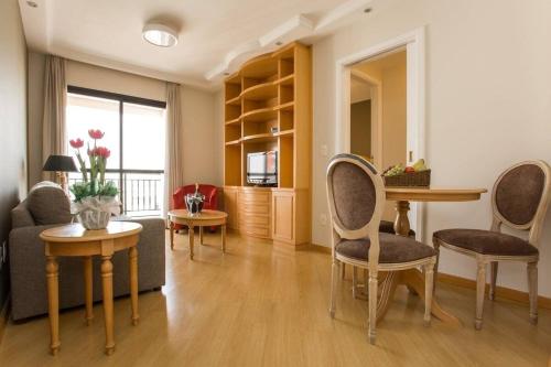 Apartamento Com Sacada perto Shopping Ibirapuera, São Paulo