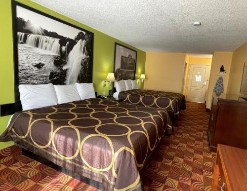 Super 8 by Wyndham Lake of the Ozarks