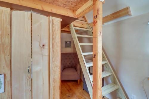 Cozy Higden Studio Close to Greers Ferry Lake! detail