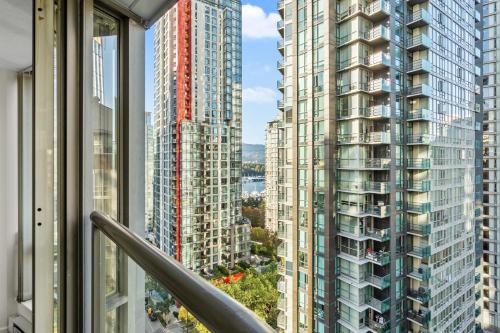 Downtown Luxury 1BR Coal Harbour in Vancouver, Canada