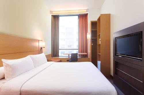 room detail thumbnail 1
