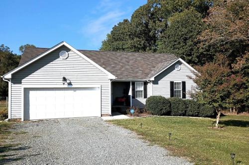 Deluxe 3-Bedroom Home on Quiet Street