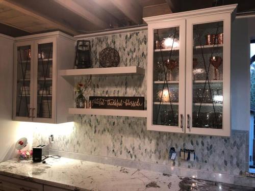 Luxury Joyful Bear Cabin with view, Big Bear Lake in Big Bear Lake, USA