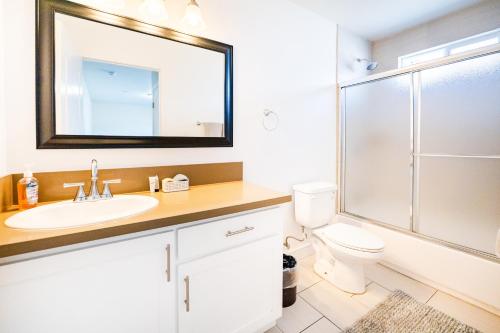 Large chic 5-bedroom 3 bathroom clost to Downtown LA, Los Angeles (fotografie 2)