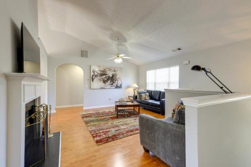 Spacious Georgia Home with Deck, Grills and Fireplace! in Fayetteville (GA)