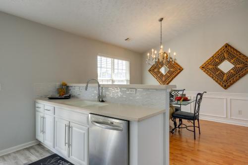 Spacious Georgia Home with Deck, Grills and Fireplace! in Fayetteville (GA)