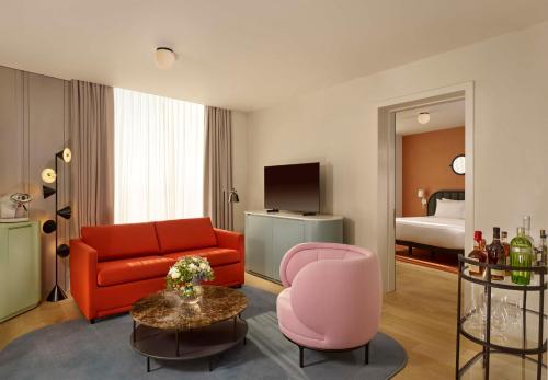 room detail thumbnail 1