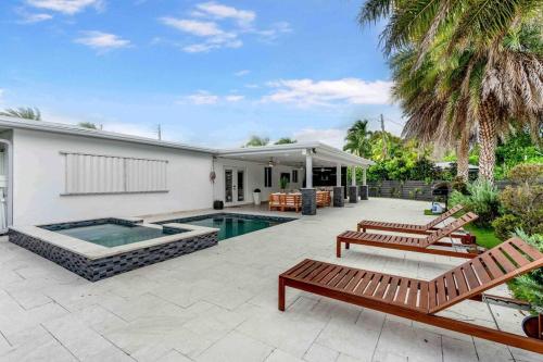 Miami Paradise Westchester * Heated Pool* in Westwood Lakes