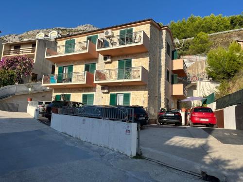 Apartments with a parking space Nemira, Omis - 21891