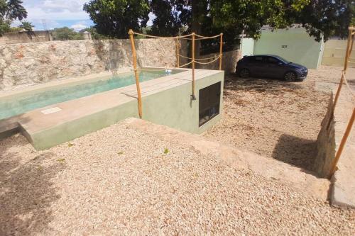 Chambre de standing au calme dans un jardin a proximite immediate du centre ville