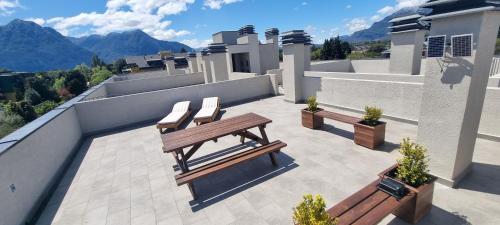 Pucón Central Nuevo 2 dormitorios 2 baños terraza privada techo Vista 360 a volcan, lago y cuidad