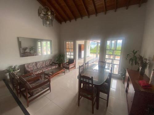 Verano eterno entre montañas (Verano eterno entre montanas) in Supia (Caldas)