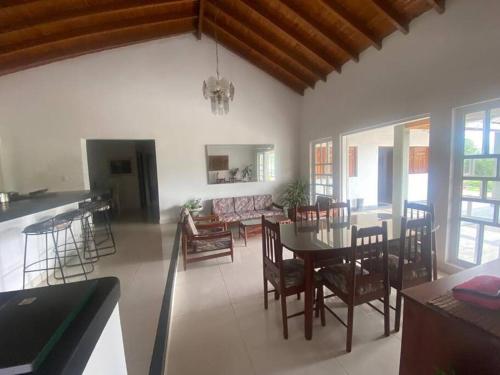 Verano eterno entre montañas (Verano eterno entre montanas) in Supia (Caldas)