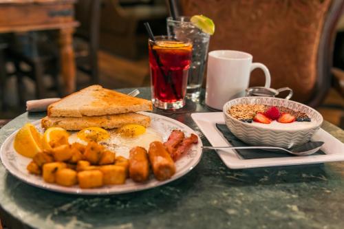 Food and beverages, Quality Inn & Suites in Vancouver (BC)